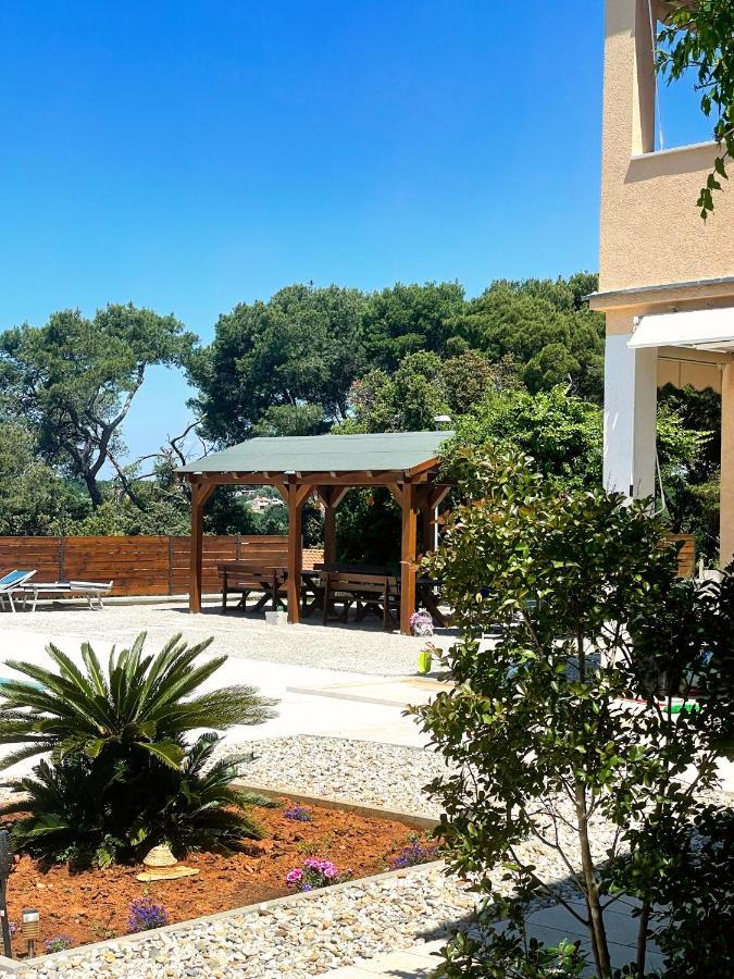 Apartments Borghetto Vinkuran Exterior photo