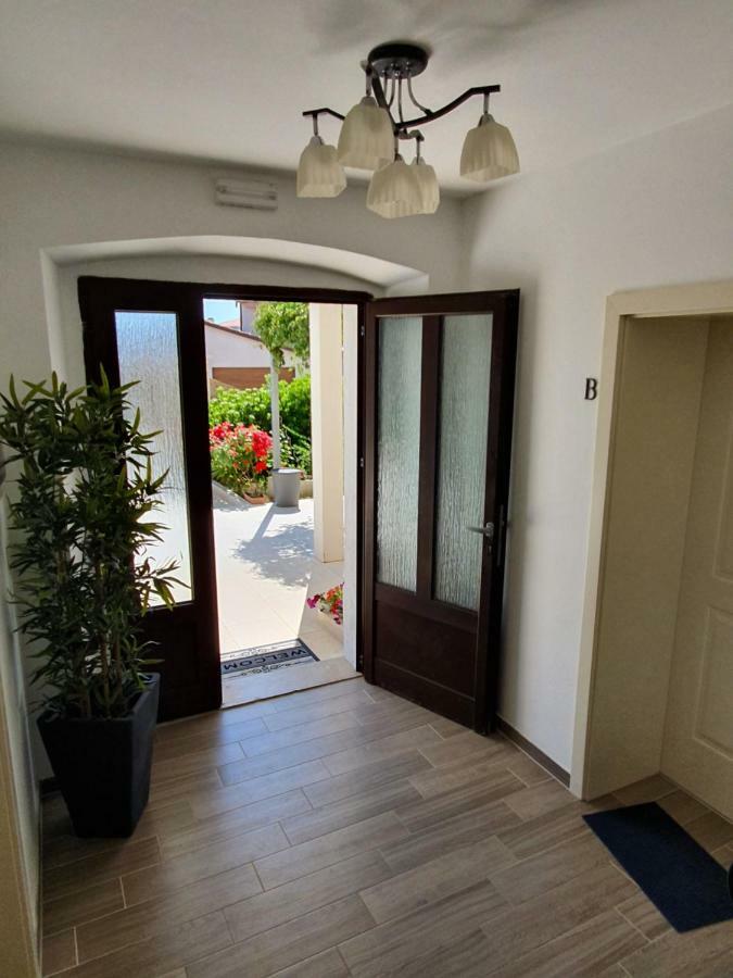 Apartments Borghetto Vinkuran Exterior photo