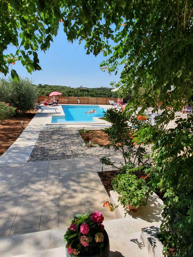 Apartments Borghetto Vinkuran Exterior photo
