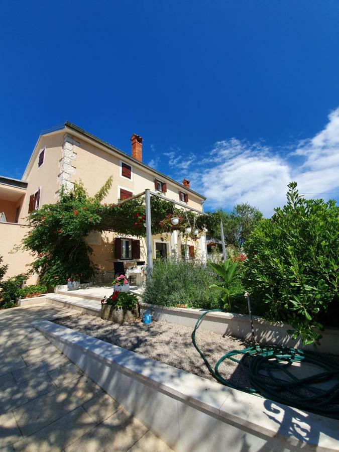 Apartments Borghetto Vinkuran Exterior photo
