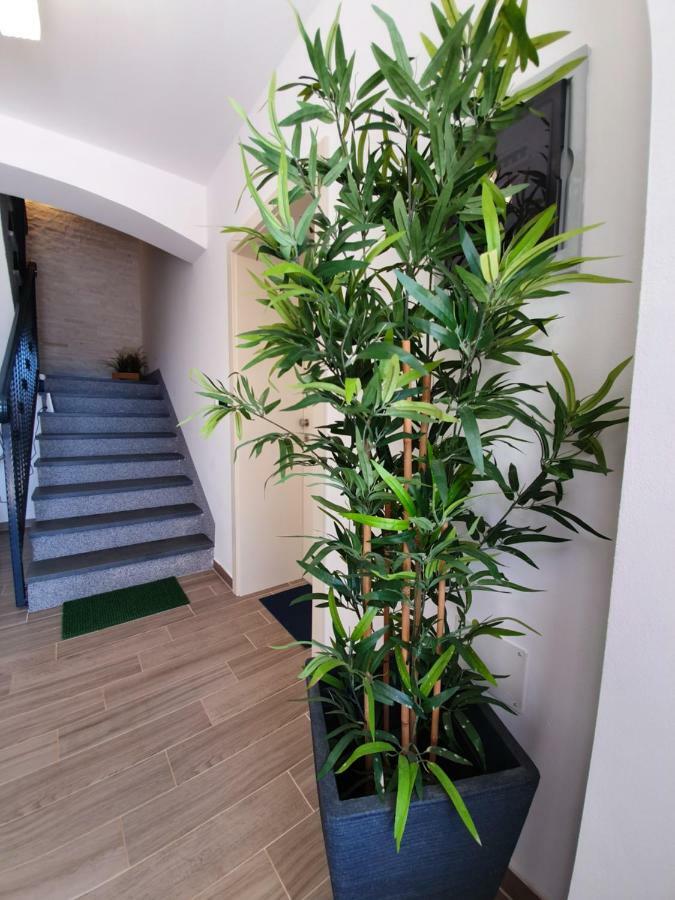 Apartments Borghetto Vinkuran Exterior photo